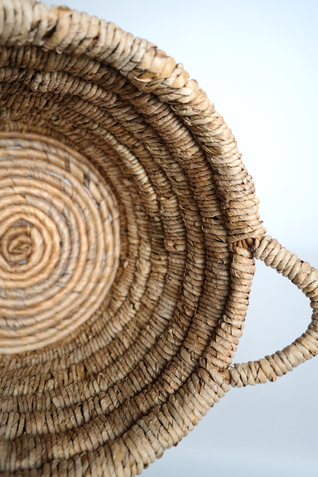 Caterpillar round basket natural brown