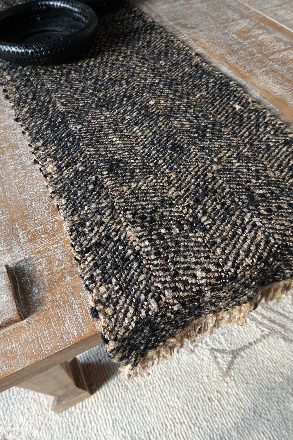 BLACK TABLE RUNNER