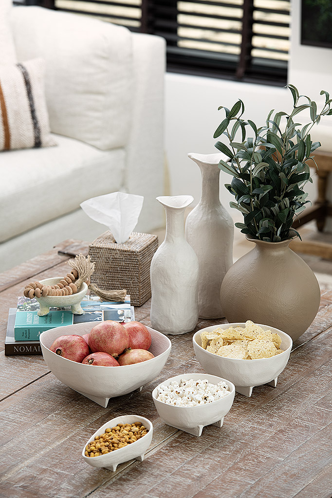 ALUMINIUM FLOWER VASE ROUND - BEIGE