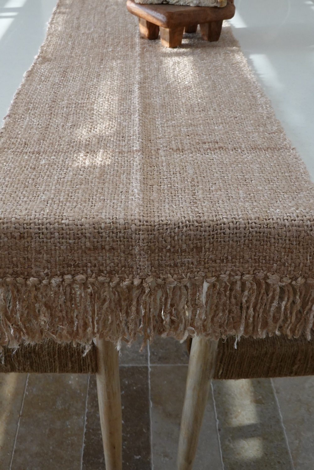 BEIGE TABLE RUNNER