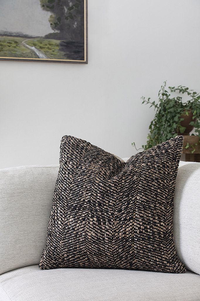BLACK CUSHION COVER