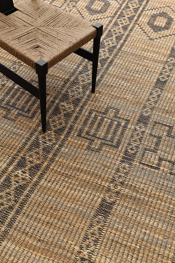 ESSENCE RUG (ESS-026)