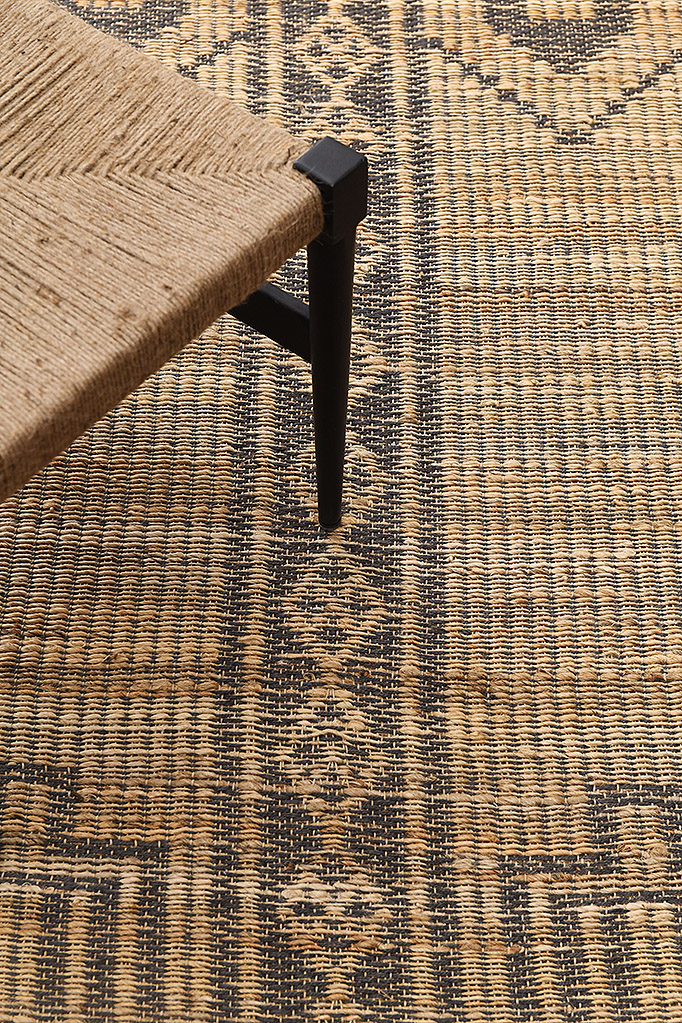 ESSENCE RUG (ESS-026)